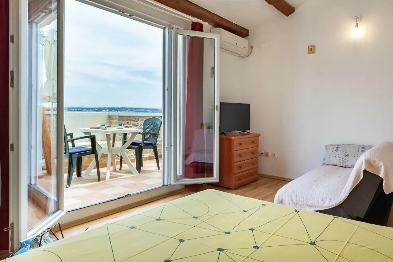 Sea View Suite Mateo Preko 0*,